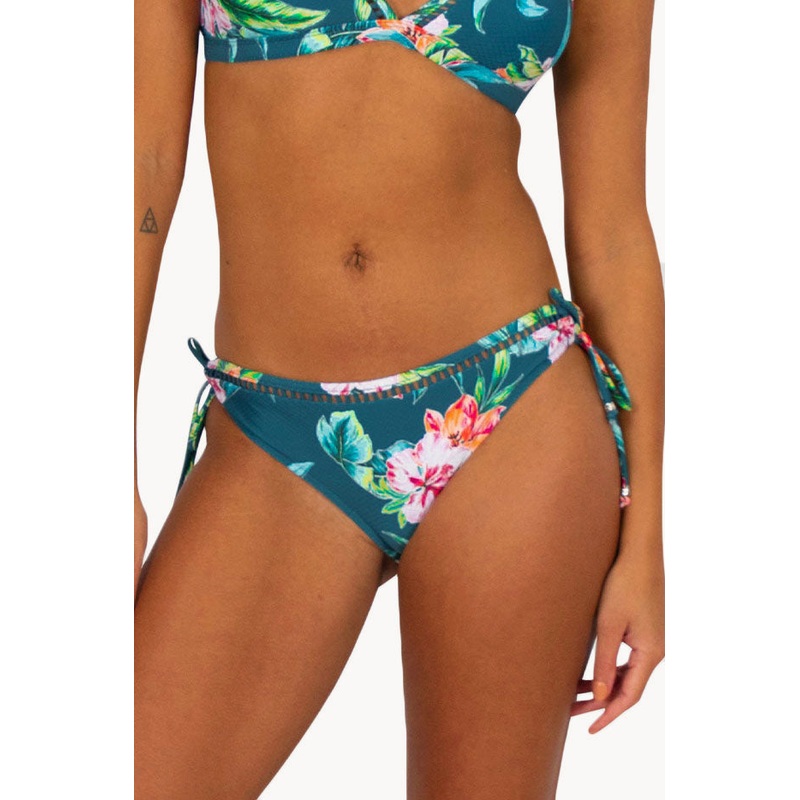Guam Tie Side Hipster