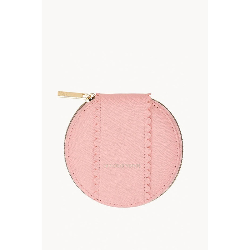Scalloped Manicure Set