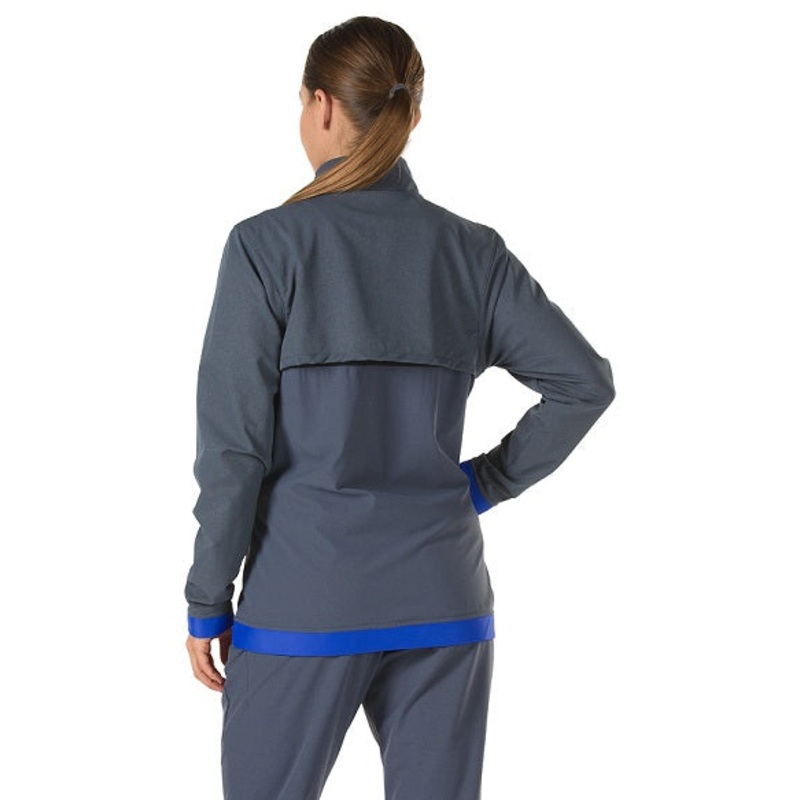 Phoenix_2018_Female Tech Warm Up Jacket