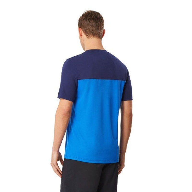 SPEEDO Men's Colorblock Swim Tee